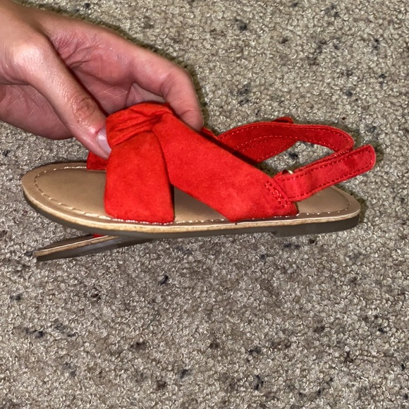 Toddler Old Navy sandals - Picture 3 of 4